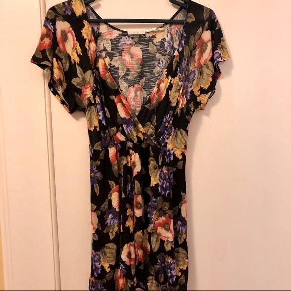 Kimchi Blue Top Dark Blue with Pink Floral Deep V Urban Outfitters size Medium - Picture 10 of 16